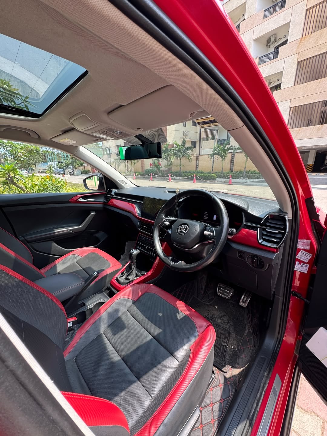 
								Skoda Kushaq Monte Carlo Edition full									