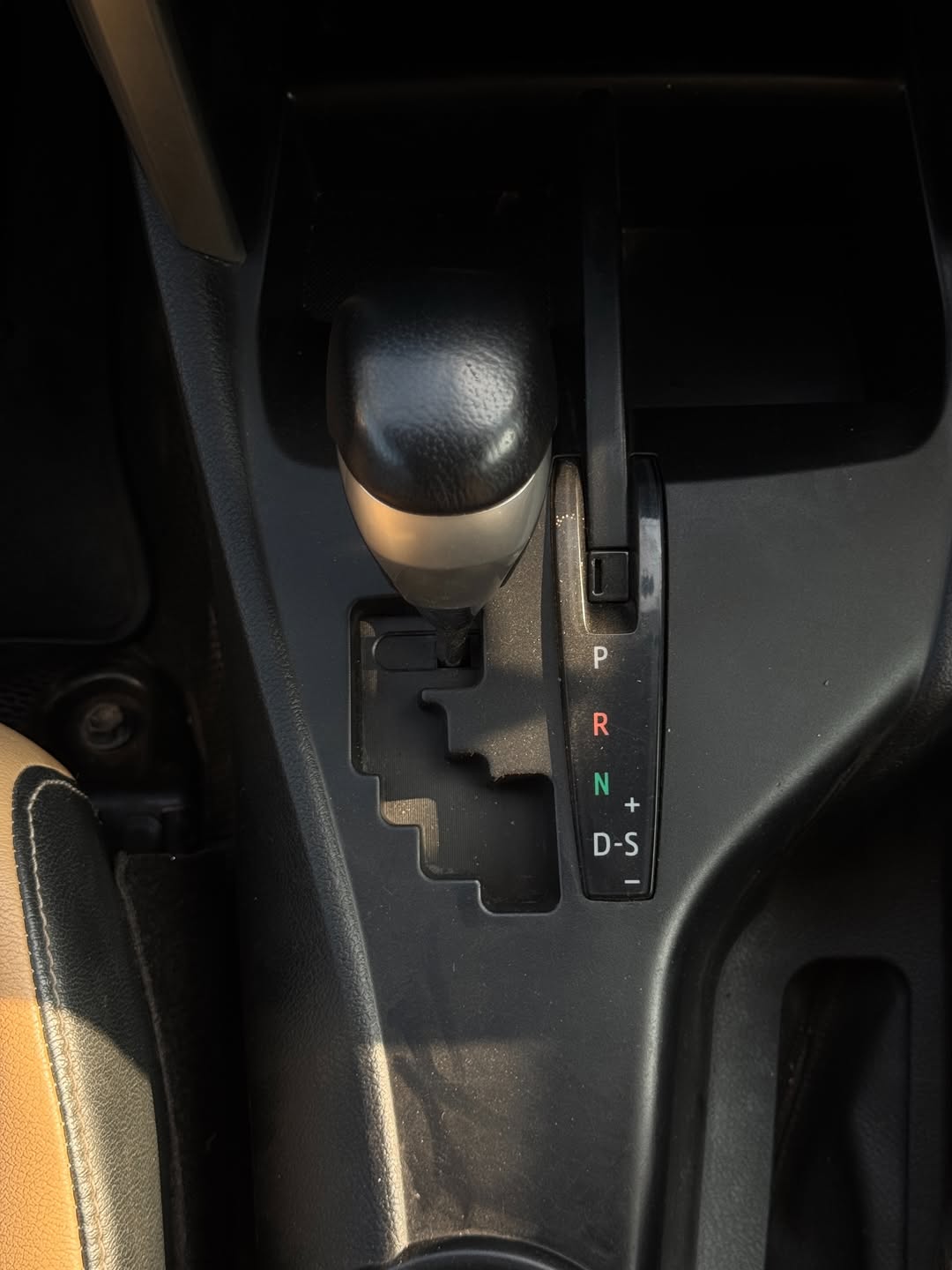 
								Toyota Innova Crysta full									